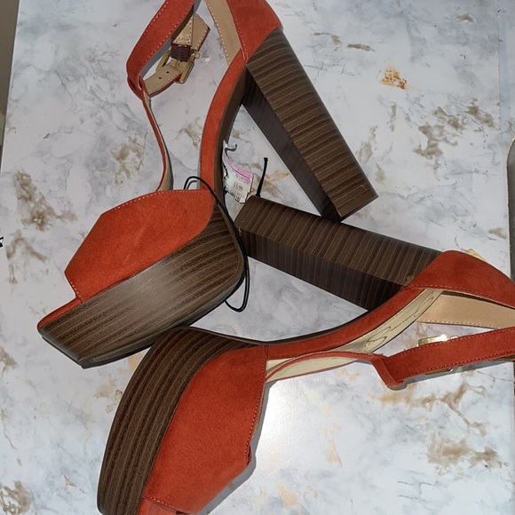 NEW JESSICA SIMPSON PLATFORM HEELS Size 10 - Picture 6 of 8